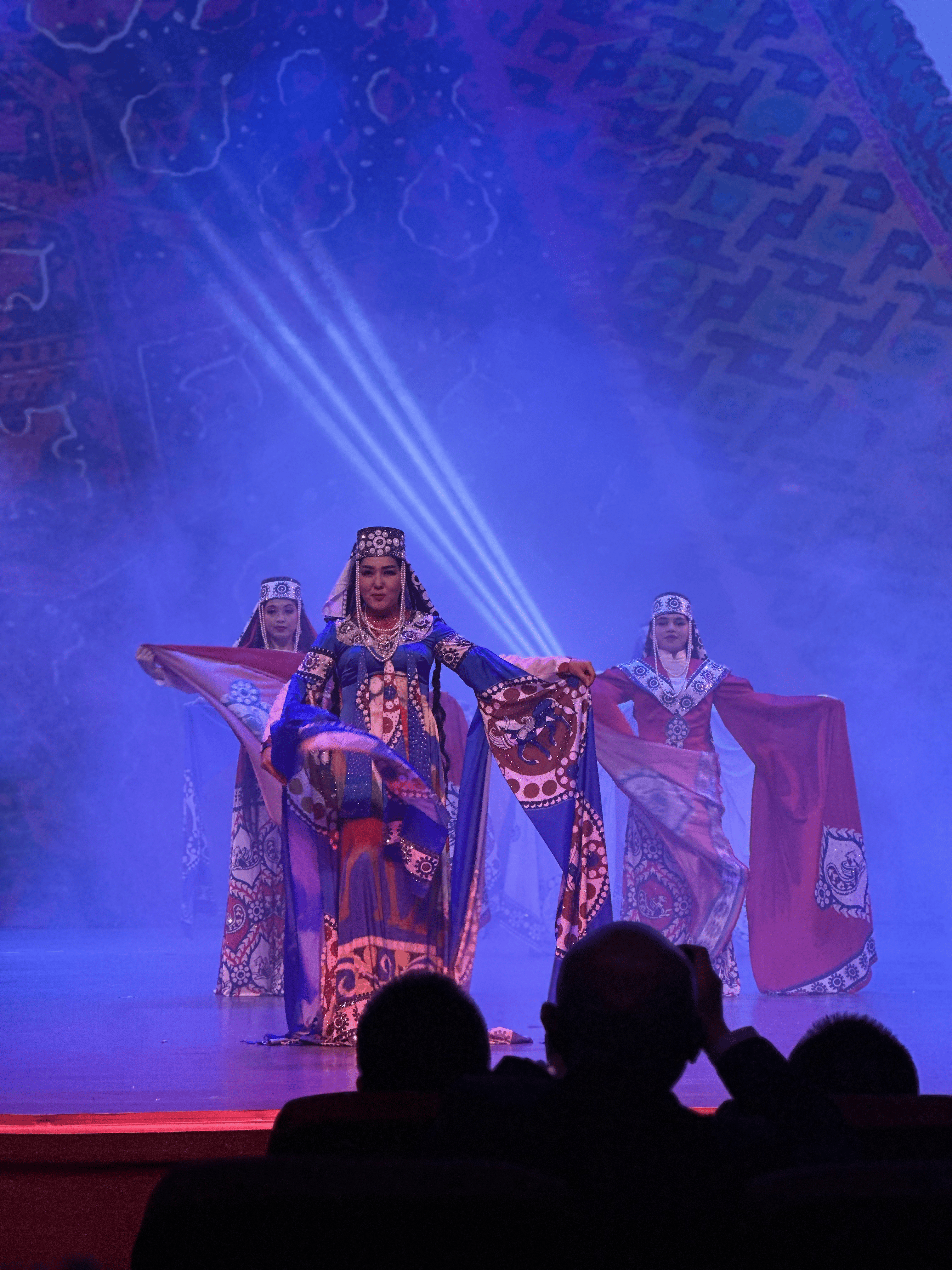 Konsert sahna yoritgichlari